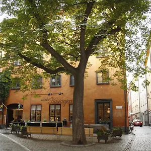 Castanea Old Town Ostello